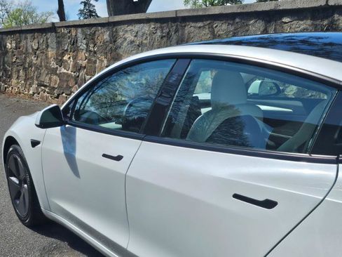 Used 2023 Tesla Model 3 Standard Range image 22