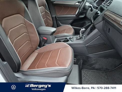 Used 2022 Volkswagen Tiguan SEL R-Line AWD/4WD image 28