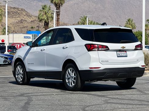 Used 2024 Chevrolet Equinox LS w/ LS Convenience Package AWD/4WD image 5
