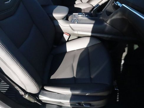 New 2026 Cadillac XT5 Luxury w/ LPO, ONYX Package image 13