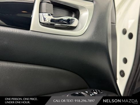 Used 2018 Nissan Pathfinder S FWD image 20
