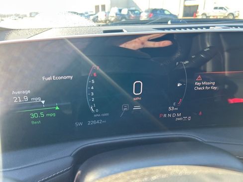 Used 2025 Cadillac XT4 Premium Luxury image 15