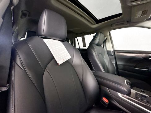 New 2026 Toyota Highlander Limited image 41
