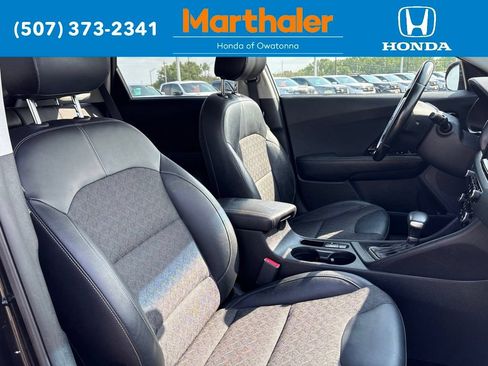 Used 2018 Kia Niro EX FWD image 20