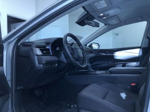 Used 2025 Toyota Camry LE image 11