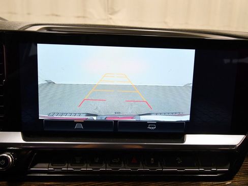 Used 2024 GMC Sierra 3500 SLE w/ SLE Convenience Package image 23