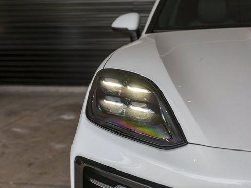 New 2025 Porsche Cayenne image 11