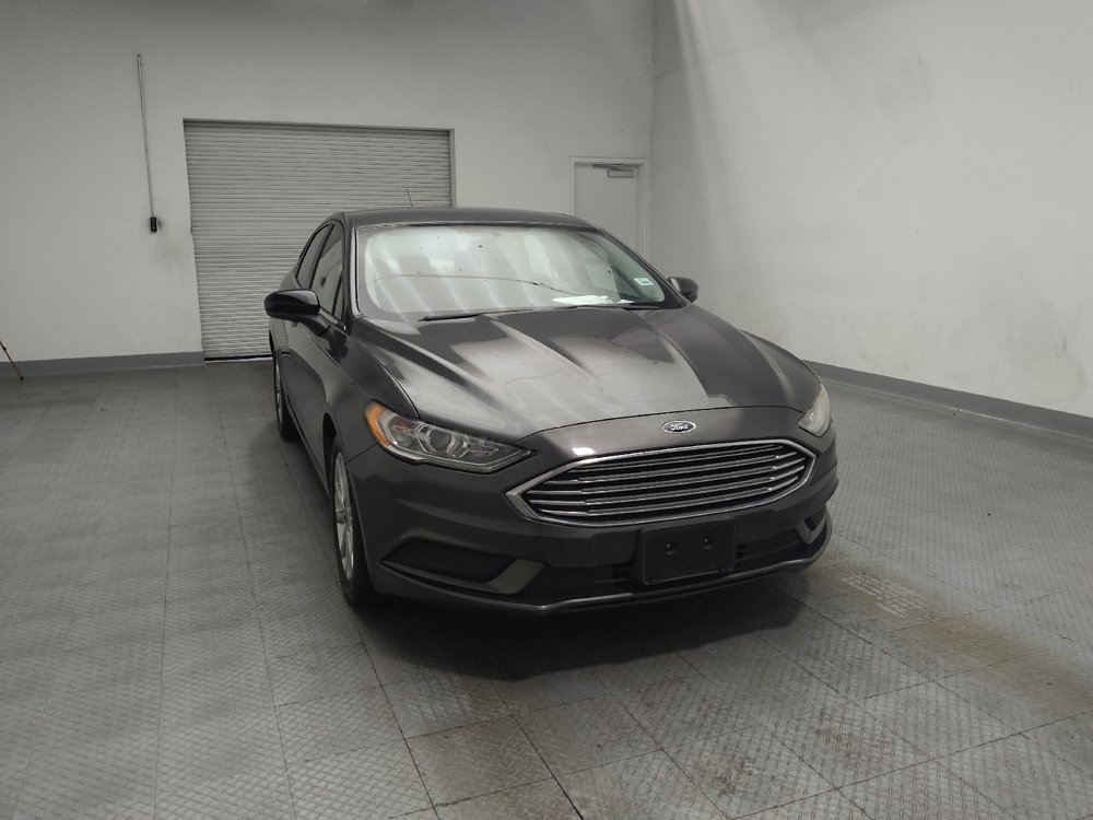 Used 2017 Ford Fusion SE w/ Fusion SE Technology Package FWD image 14