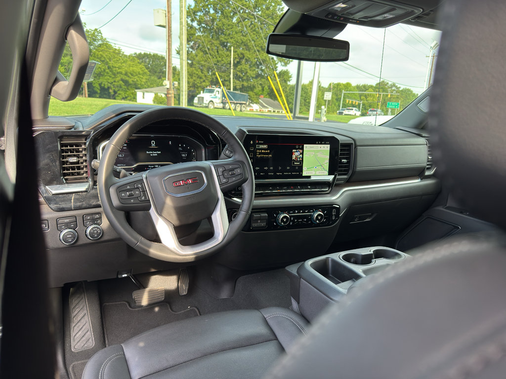 Used 2025 GMC Sierra 1500 SLT AWD/4WD image 11