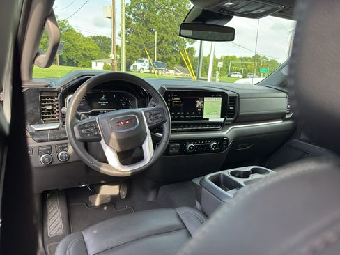 Used 2025 GMC Sierra 1500 SLT AWD/4WD image 11