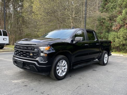 Used 2022 Chevrolet Silverado 1500 Custom image 5