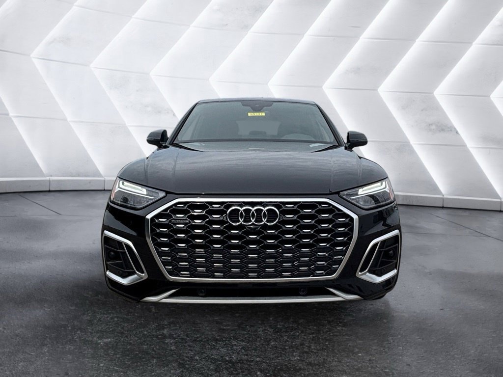 Used 2023 Audi Q5 2.0T Premium w/ Convenience Package AWD/4WD image 2