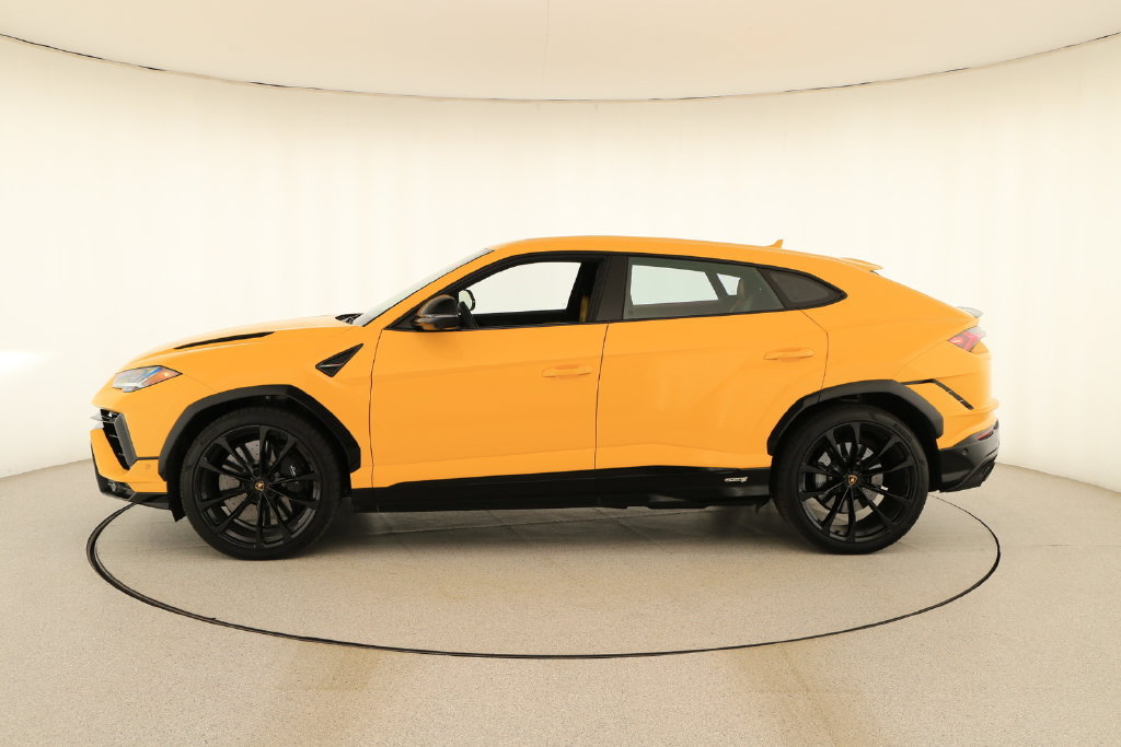 Used 2024 Lamborghini Urus S AWD/4WD image 2