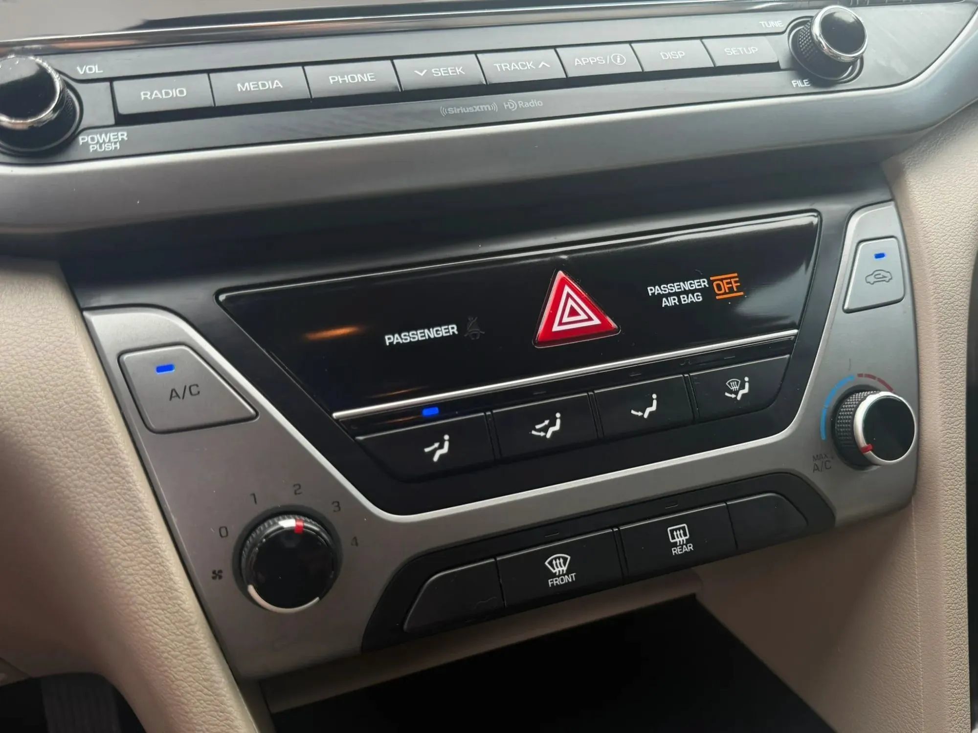 Used 2017 Hyundai Elantra SE FWD image 22