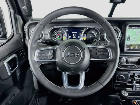 Used 2023 Jeep Wrangler Unlimited Sahara AWD/4WD image 20
