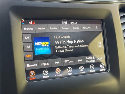 Used 2019 Jeep Cherokee Latitude Plus w/ Cold Weather Group image 16