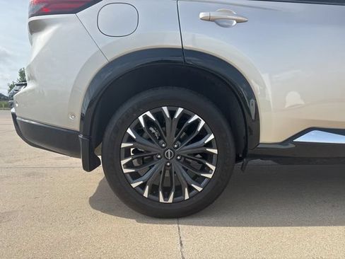 Used 2025 Nissan Rogue Platinum AWD/4WD image 14