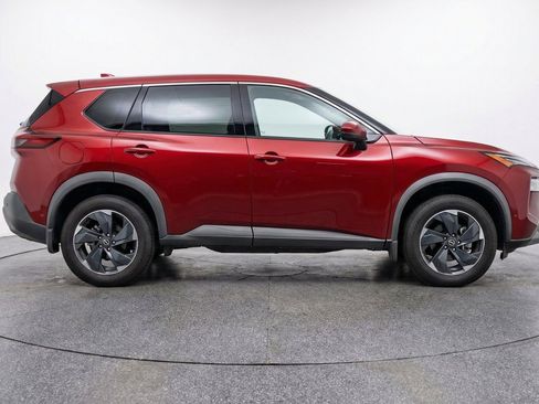 Used 2025 Nissan Rogue SV FWD image 11