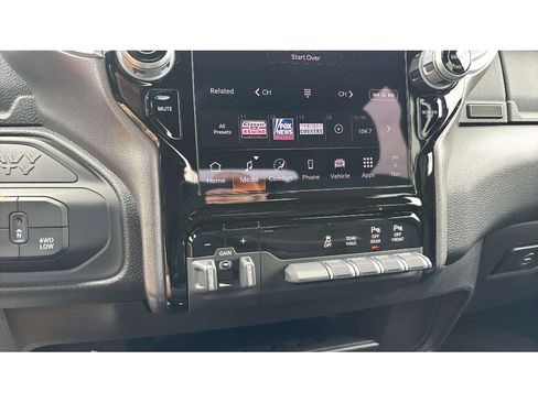 Used 2025 RAM 2500 Big Horn AWD/4WD image 19