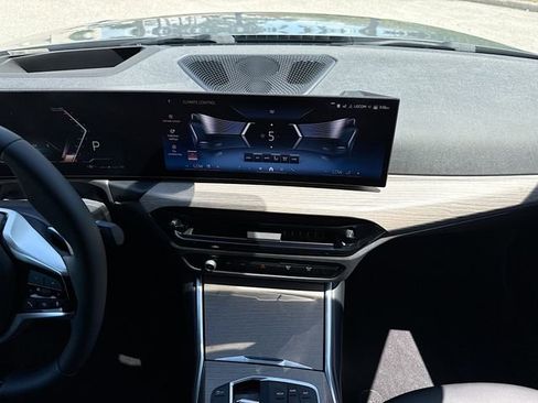 Used 2025 BMW 430i Convertible w/ Premium Package RWD image 18