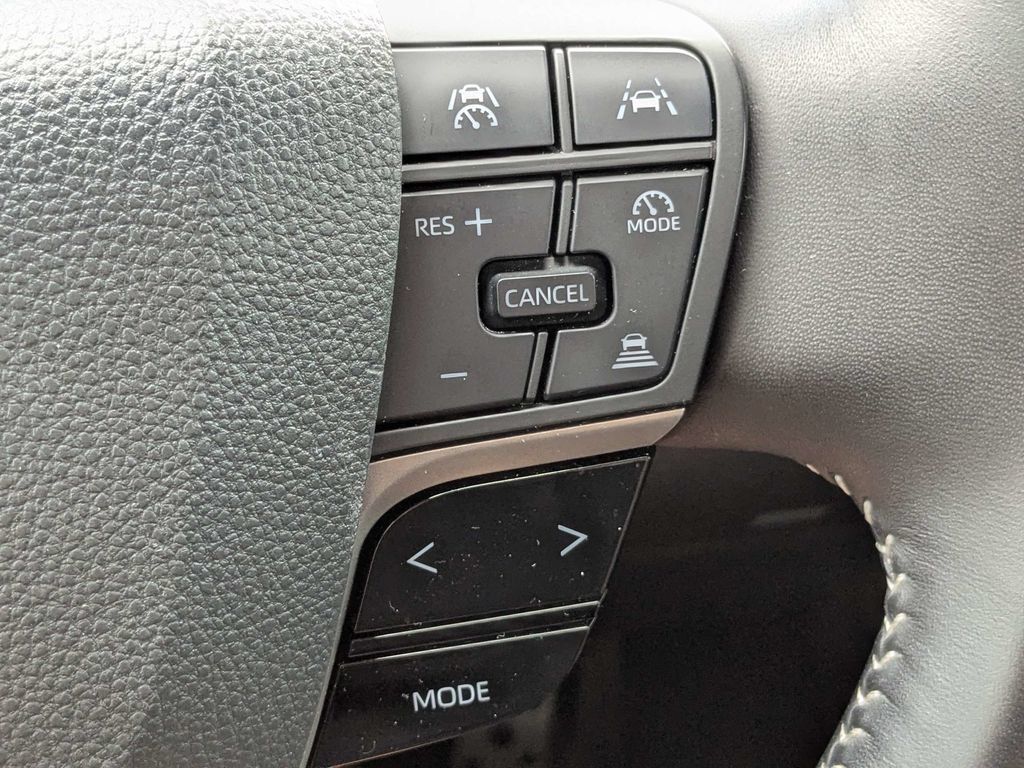 Used 2025 Toyota Camry SE FWD image 26