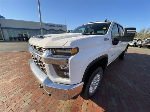 Used 2021 Chevrolet Silverado 2500 LT w/ Convenience Package image 5