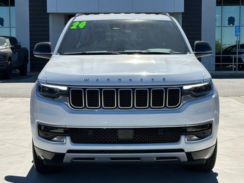 Certified 2024 Jeep Wagoneer L Series II RWD image 12