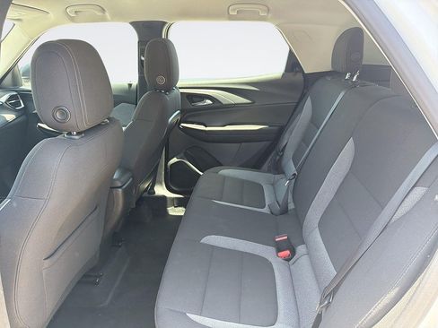 Used 2025 Chevrolet TrailBlazer LS FWD image 23