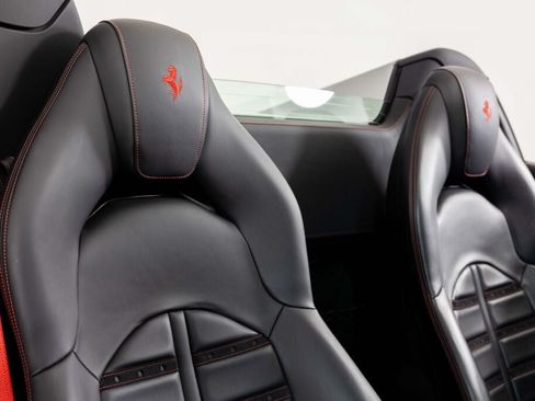 Used 2022 Ferrari F8 Tributo RWD image 34
