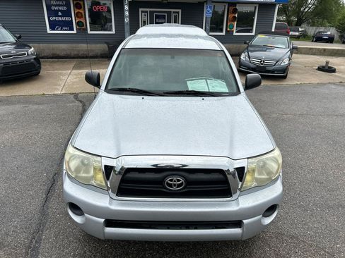 Used 2005 Toyota Tacoma PreRunner RWD image 4