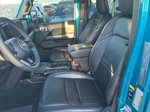 Used 2024 Jeep Wrangler Unlimited Rubicon 4xe image 10