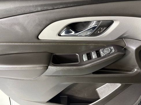 Used 2020 Chevrolet Traverse LS image 23