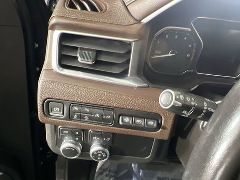 Used 2021 GMC Yukon Denali w/ Denali Premium Package image 18