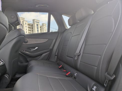 Used 2022 Mercedes-Benz GLC 300 4MATIC image 15