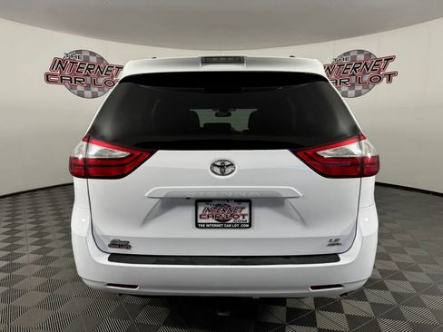Used 2019 Toyota Sienna LE AWD/4WD image 6