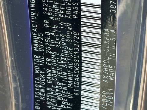 Used 2025 Toyota Camry XSE image 32