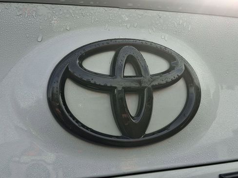 Used 2023 Toyota Camry SE image 28