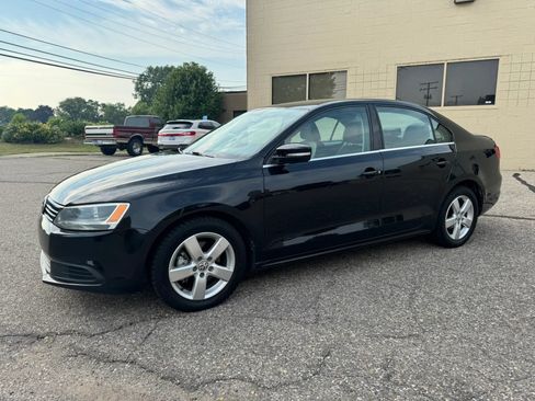 Used 2013 Volkswagen Jetta SE FWD image 4