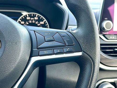 Used 2024 Nissan Altima 2.5 SV image 28