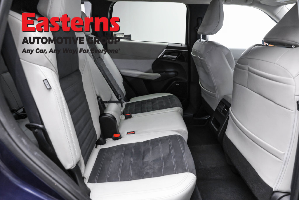 Used 2025 Mitsubishi Outlander SE FWD image 25