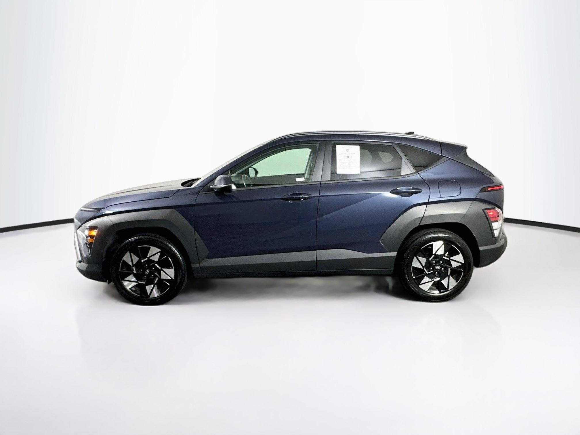 Used 2025 Hyundai Kona SEL FWD image 4