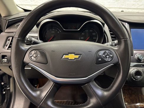 Used 2014 Chevrolet Impala LT w/ Convenience Package image 22