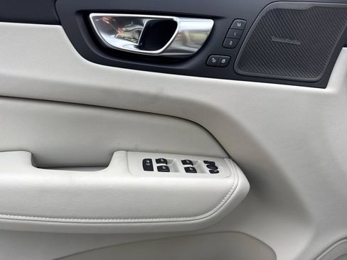 New 2026 Volvo XC60 T8 Ultra w/ Protection Package Premier image 10