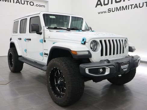 Used 2019 Jeep Wrangler Unlimited Sahara AWD/4WD image 2