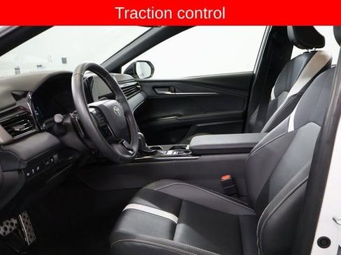 Used 2025 Toyota Camry SE image 14