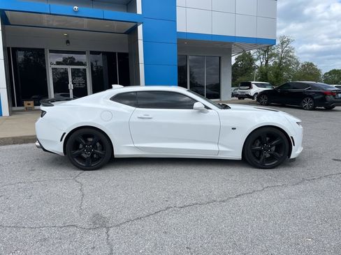 Used 2018 Chevrolet Camaro SS image 9