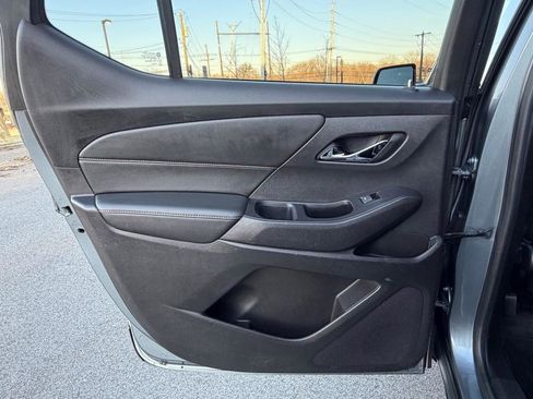 Used 2018 Chevrolet Traverse LS image 22