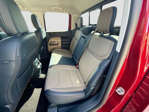 Used 2025 Ford Maverick Lariat w/ 4K Tow Package image 19