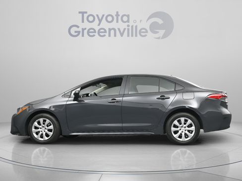 Used 2025 Toyota Corolla LE image 6