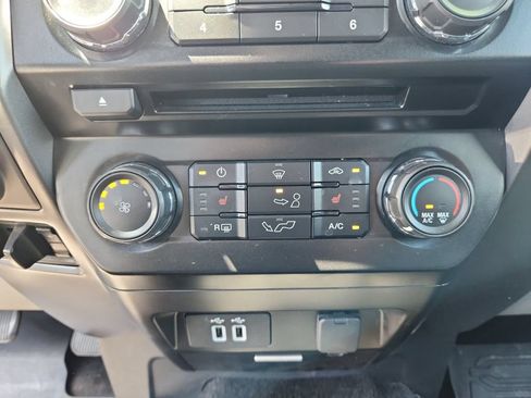 Used 2017 Ford F150 XLT w/ Equipment Group 302A Luxury AWD/4WD image 17